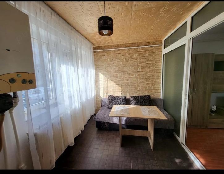 Garsonieră decomandată în Zahana