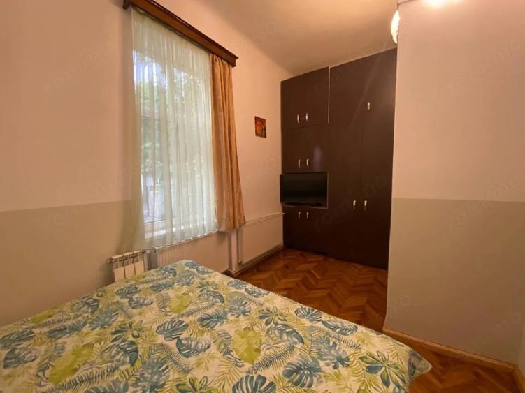 Apartament cu 3 camere semidecomandat în Central