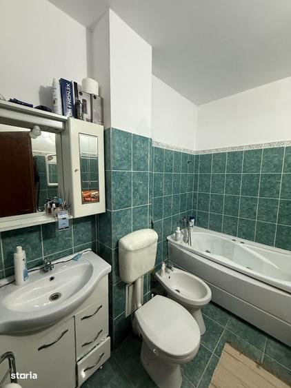 Apartament cu 3 camere decomandat în Terezian