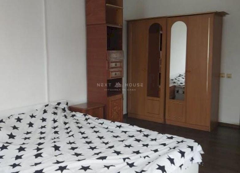 Casă individuală cu 6 camere decomandat cu Canalizare în Cornetu