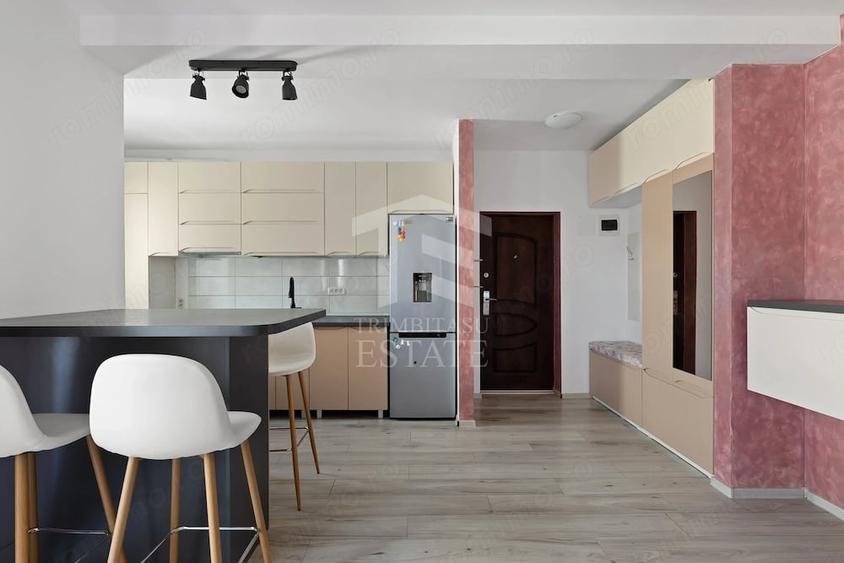 Apartament cu 3 camere semidecomandat în Central