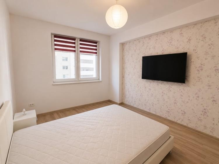 Apartament cu 2 camere decomandat, mobilat în Tractorul