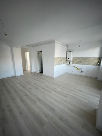 Apartament cu 3 camere decomandat în Pielești