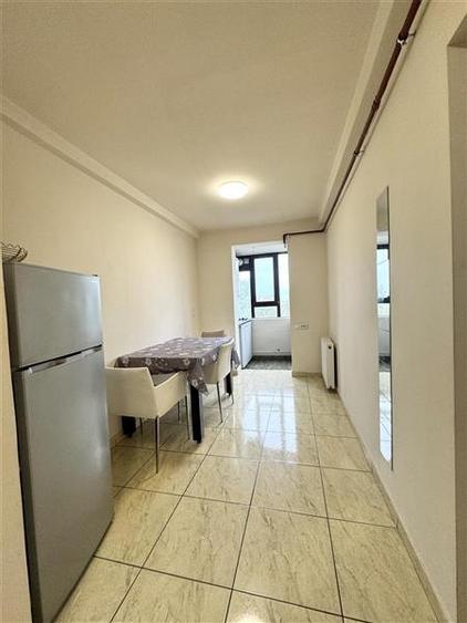 Apartament cu 2 camere decomandat, mobilat în Republica