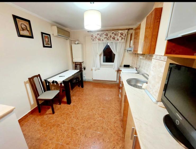 Inchiriez apartament 2 camere decomandat, etaj 4, aer condtionat, centrala, frigider, masina de spalat. Srt victoriei 221 targu jiu, - 3