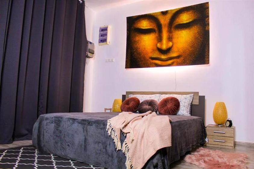 Casă individuală cu 9 camere cu Teren 186 Mp în Doamna Ghica