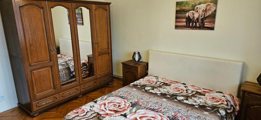 Apartament cu 4 camere decomandat în Kogălniceanu