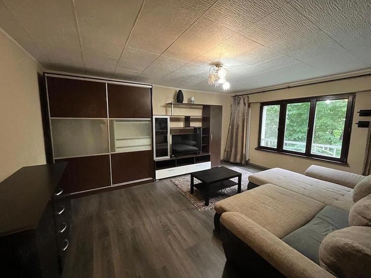 Garsonieră decomandată în Decebal