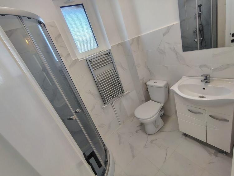 Casă cu 4 camere cu Teren 300 Mp în Grădiște