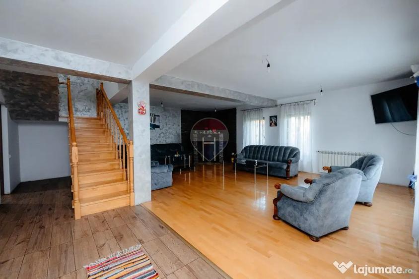 Casă cu 4 camere cu Teren 779 Mp în Piscani