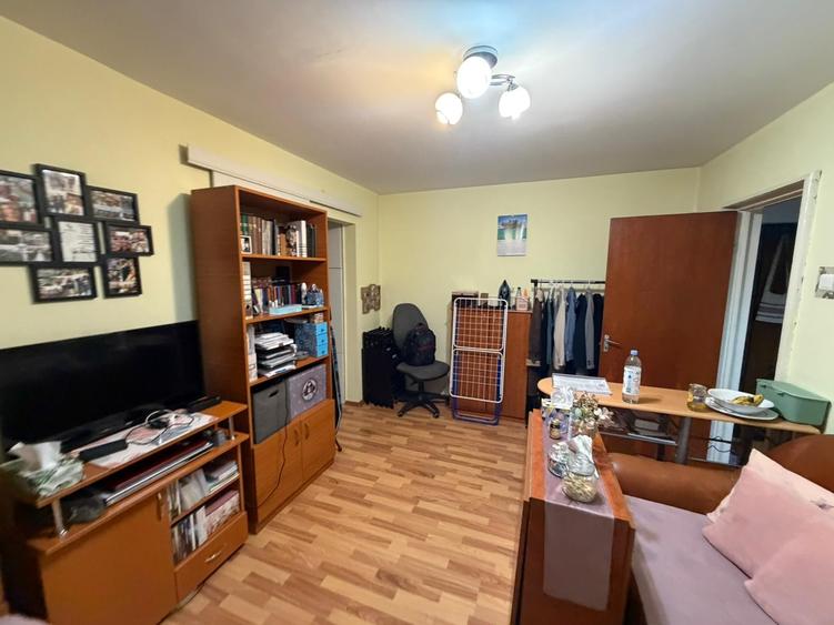 Apartament cu 2 camere semidecomandat, mobilat în Giurgiului