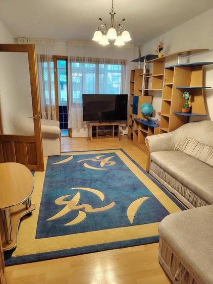 Apartament cu 3 camere semidecomandat în Universității