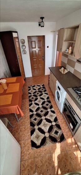 Apartament cu 2 camere semidecomandat, mobilat în Central