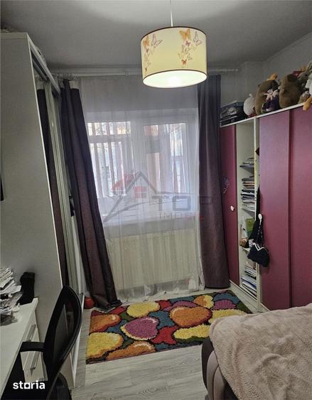 Apartament cu 3 camere decomandat, mobilat în Cug