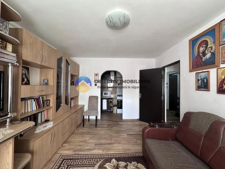 Apartament cu 2 camere decomandat, mobilat în Mărăței