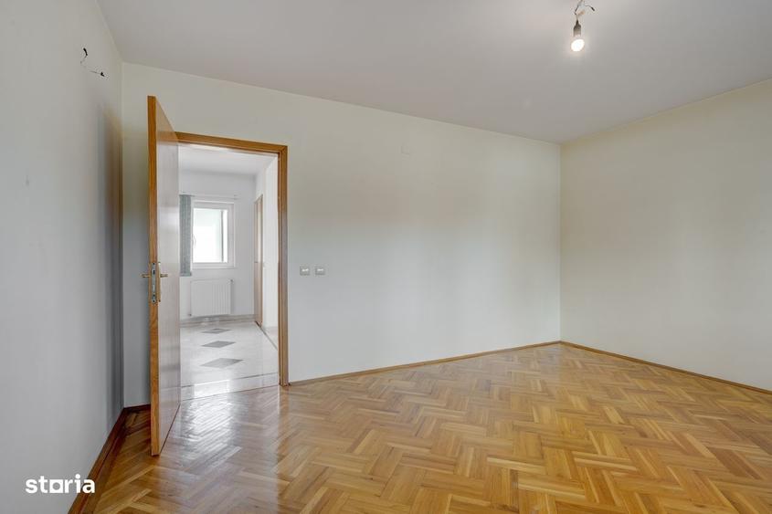 Casă cu 3 camere cu Teren 302 Mp în Central