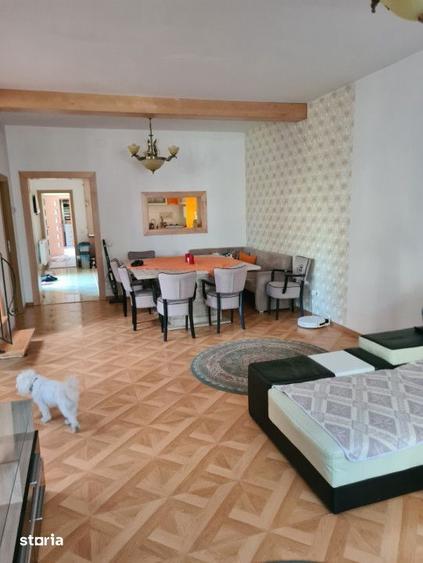 Casă cu 5 camere cu Teren 350 Mp în Central