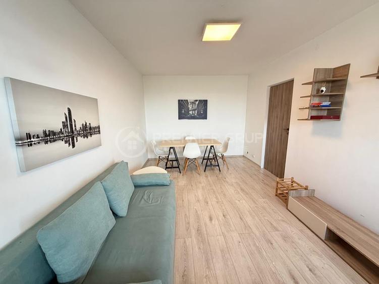 Apartament cu 3 camere decomandat în Tătărași