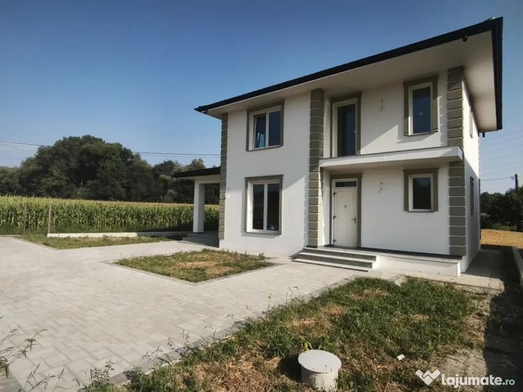Casă cu 5 camere cu Teren 480 Mp în Horodnic