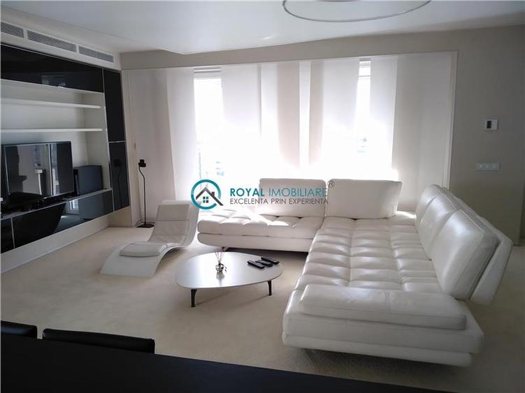 Apartament cu 3 camere decomandat, mobilat în Central