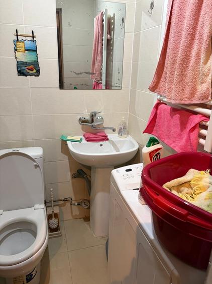 Apartament cu 3 camere semidecomandat, mobilat în Bucovina