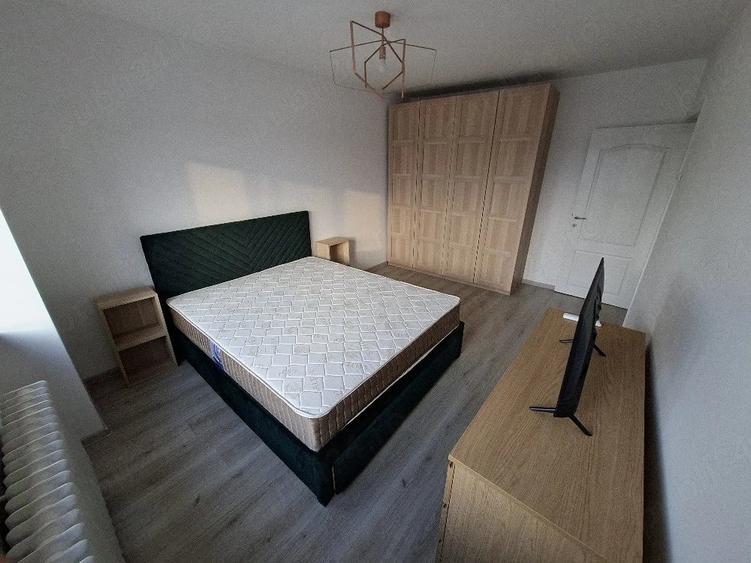 Apartament cu 3 camere decomandat în Gară