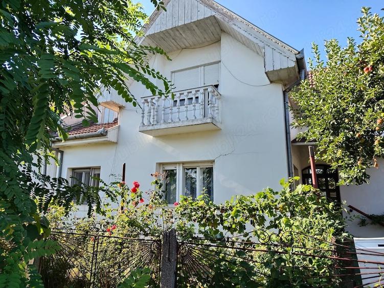 Casă cu 3 camere cu Teren 1000 Mp în Central