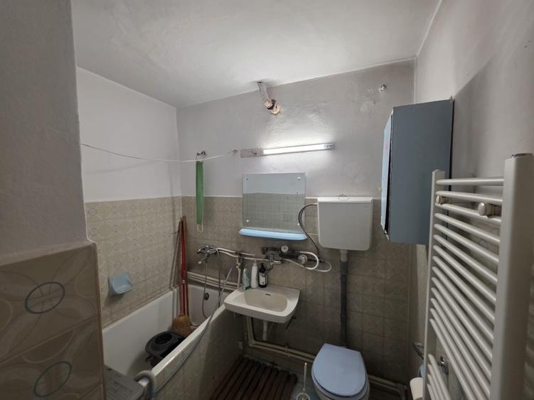Vând apartament 2 camere semidecomandat, centru - 1
