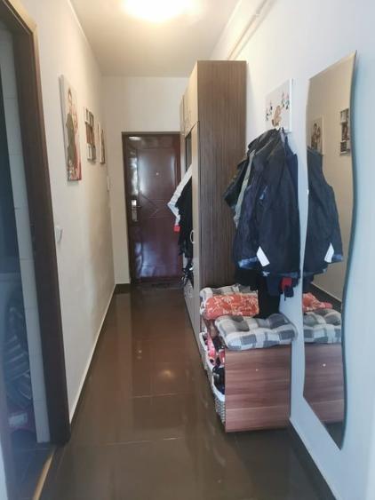Apartament cu 3 camere decomandat, mobilat în Independenței