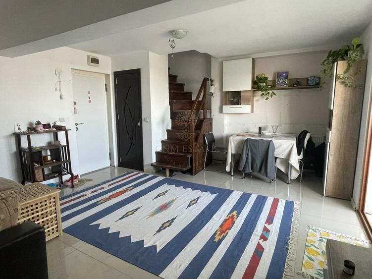 Apartament cu 3 camere decomandat, mobilat în Titan