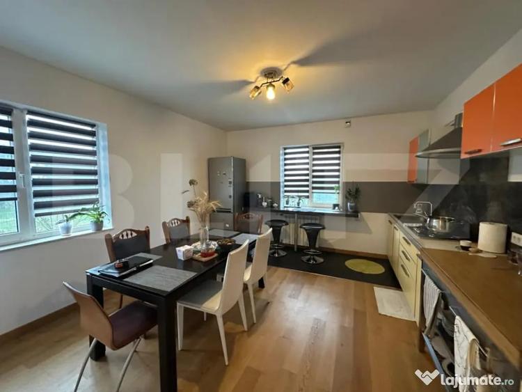Casă cu 7 camere cu Teren 163 Mp în Lucian Blaga
