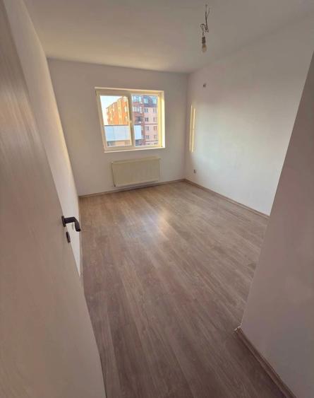 Apartament cu 2 camere semidecomandat în Militari