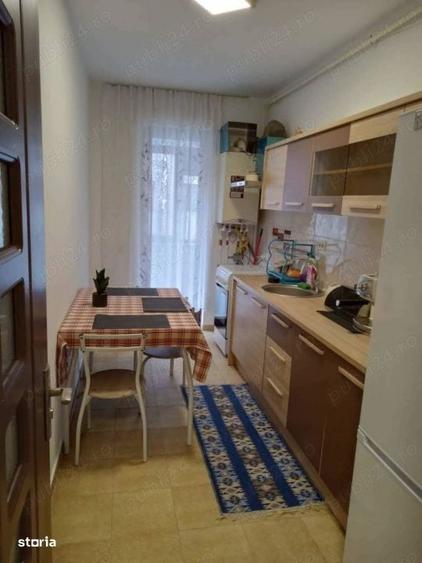 Garsonieră decomandată în Roșu