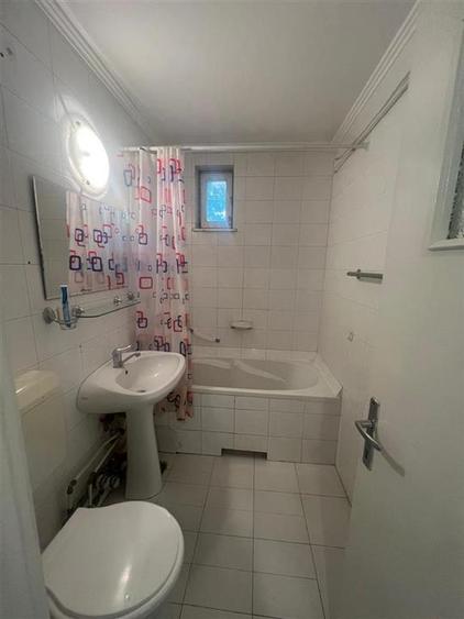 Apartament cu 3 camere decomandat în Rogerius