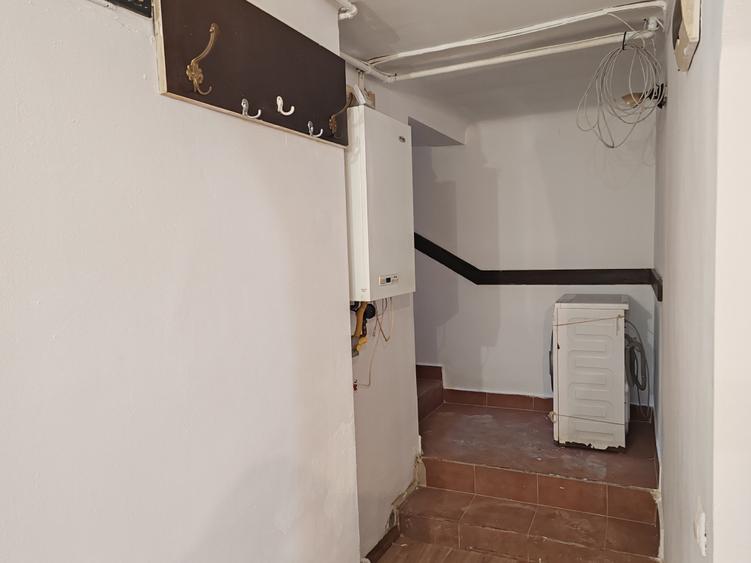 Apartament cu 4 camere decomandat în Central