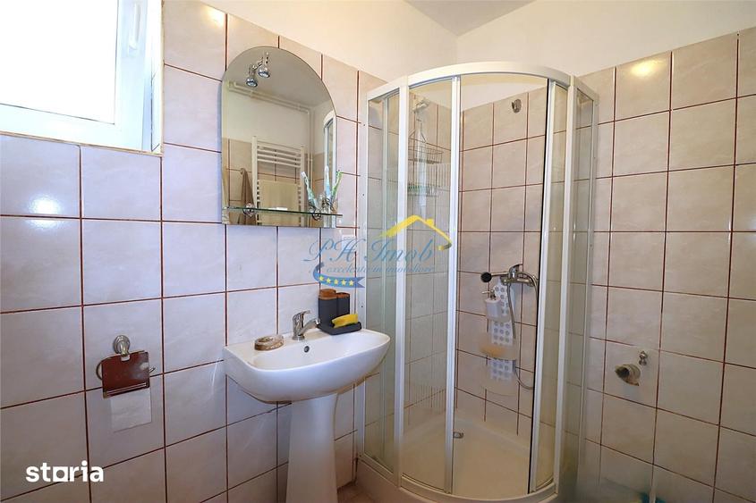 Casă cu 7 camere cu Teren 1237 Mp în Brebu