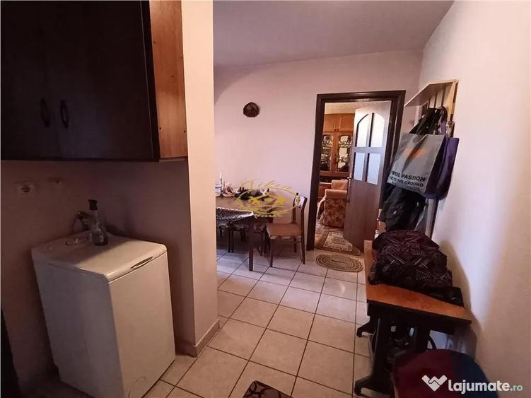 Apartament cu 2 camere decomandat în Toplița