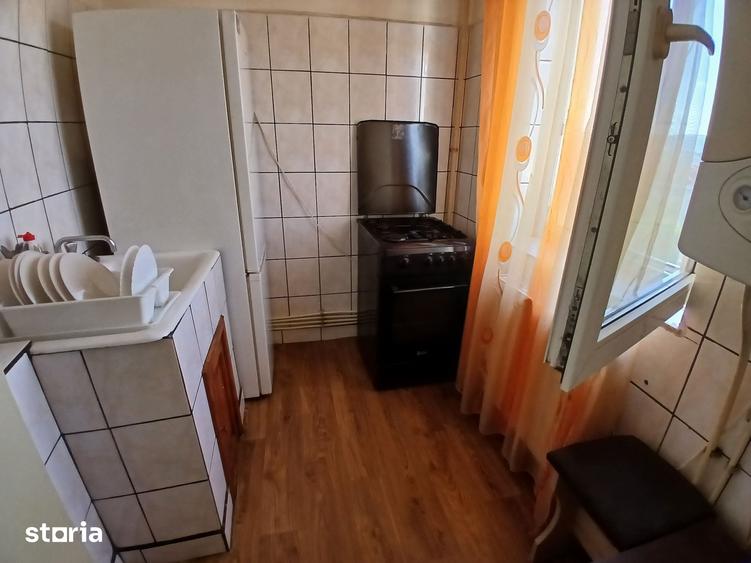 Garsonieră în Vest