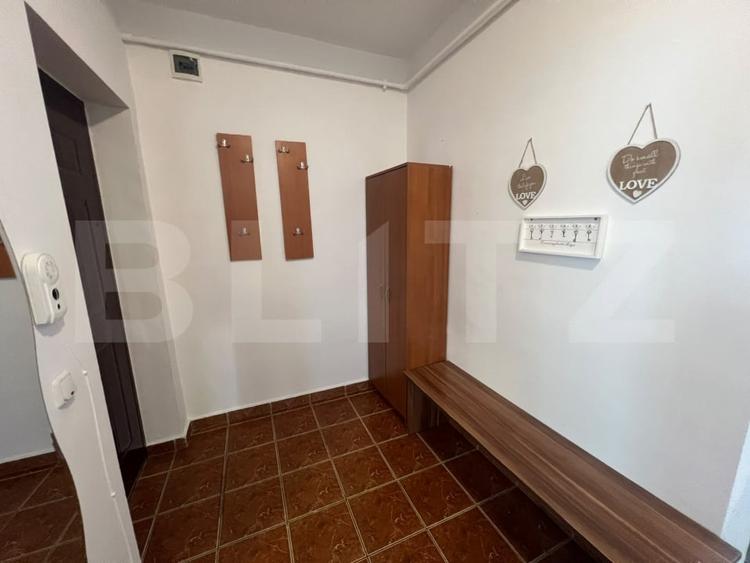 Apartament cu 2 camere semidecomandat, mobilat în Florești