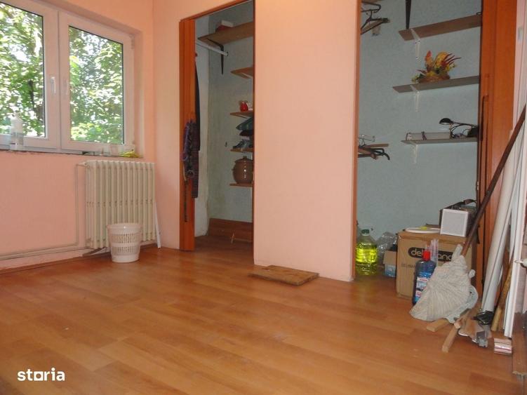 Apartament cu 4 camere decomandat în Micălaca