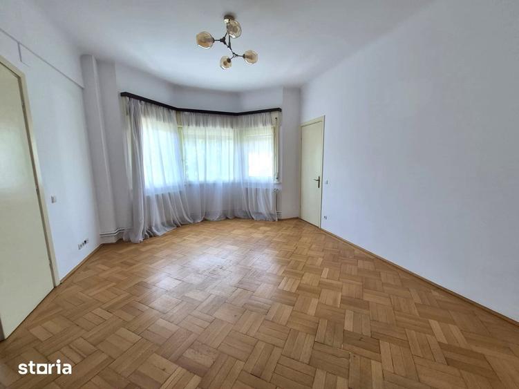 Apartament cu 5 camere decomandat în Dorobanți