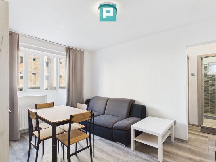 Apartament cu 3 camere semidecomandat în Aurel Vlaicu