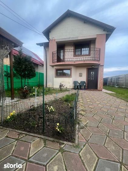 Casă cu 4 camere cu Teren 94 Mp în Central