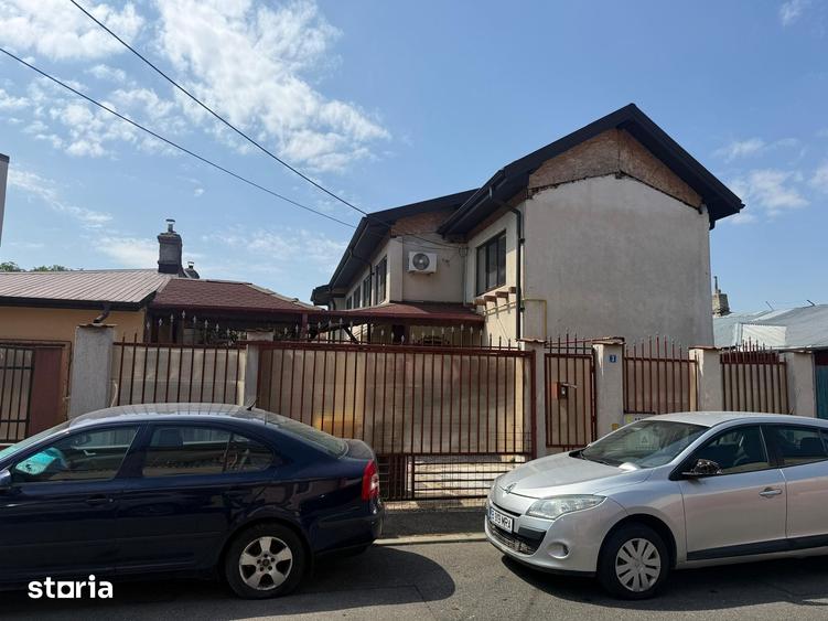 Casă cu 5 camere cu Teren 197 Mp în Rahova