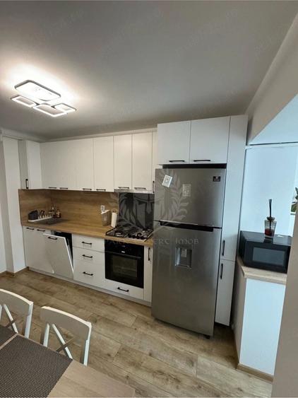 Apartament cu 2 camere decomandat, mobilat în B-dul București