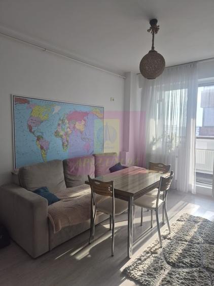 Apartament cu 3 camere decomandat în Tineretului