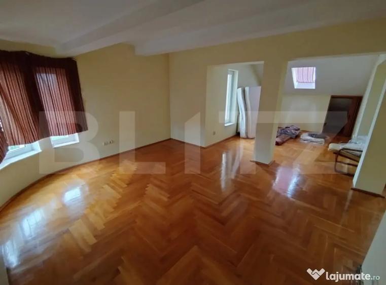 Casă cu 4 camere cu Teren 1500 Mp în Malu Mare
