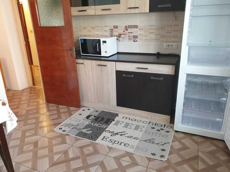 Apartament cu 2 camere semidecomandat în Tărtășești