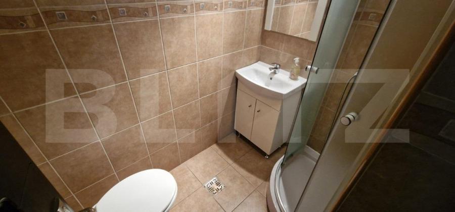 Casă cu 5 camere cu Teren 1500 Mp în Central
