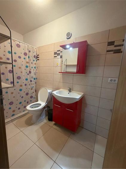 Garsonieră decomandată în Central